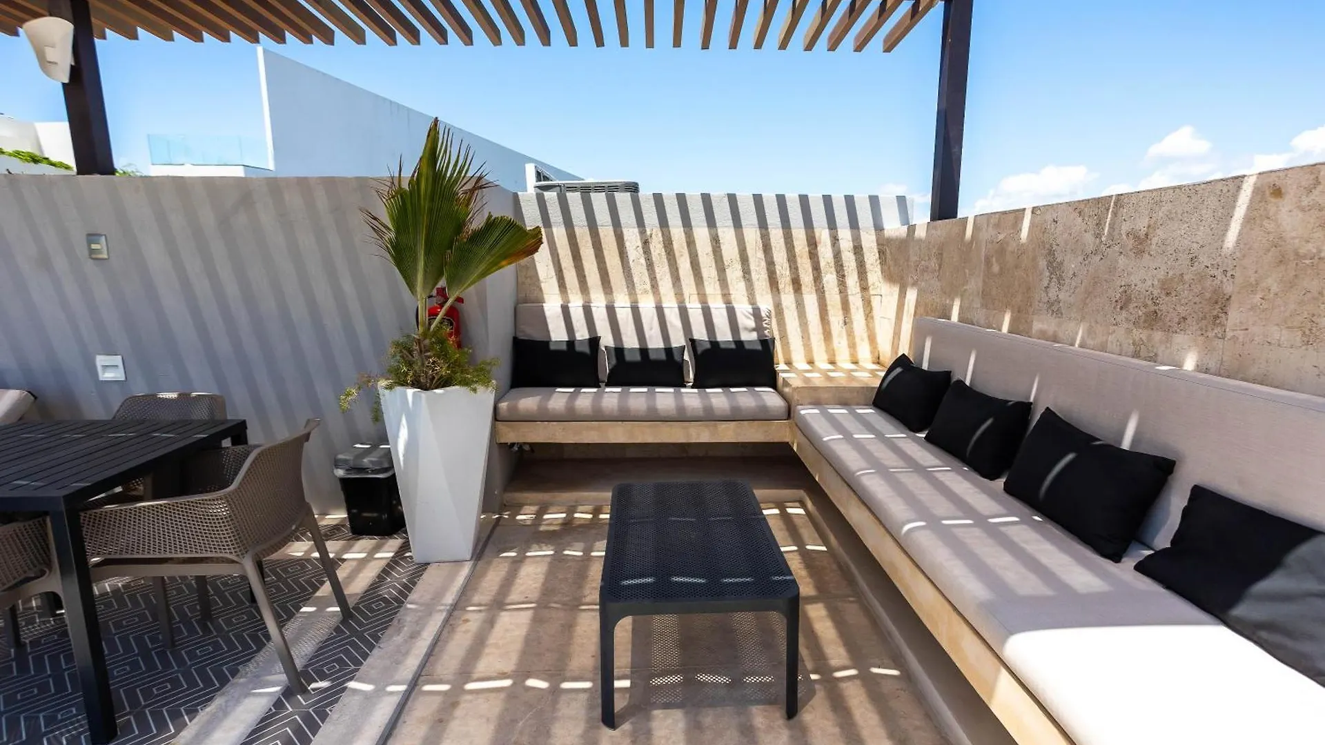Beautiful 2Bd 2Bth, Ocean Views Apartment Playa del Carmen